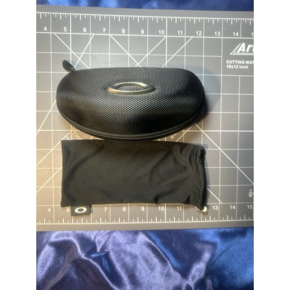 Oakley Sunglasses Eyeglasses Hard Zipper Black Case W/ Soft Cover